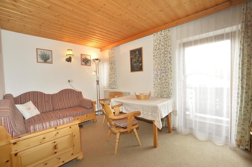 Ferienwohnung Fischerhof Leutasch Room photo